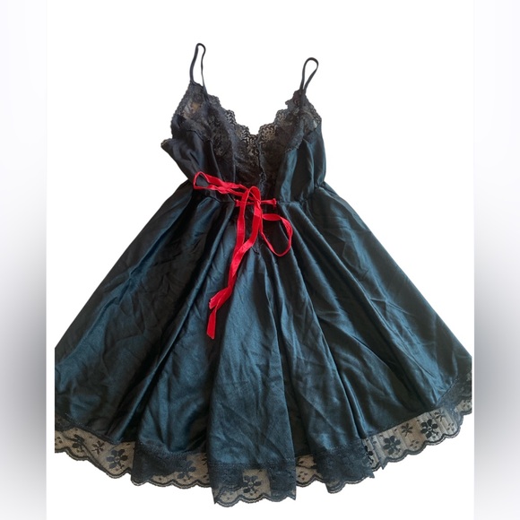 American Vintage Other - American vintage Black lace babydoll dress  XS/S with red ribbon Y2k